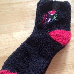 Fuzzy Ankle Socks "Love"